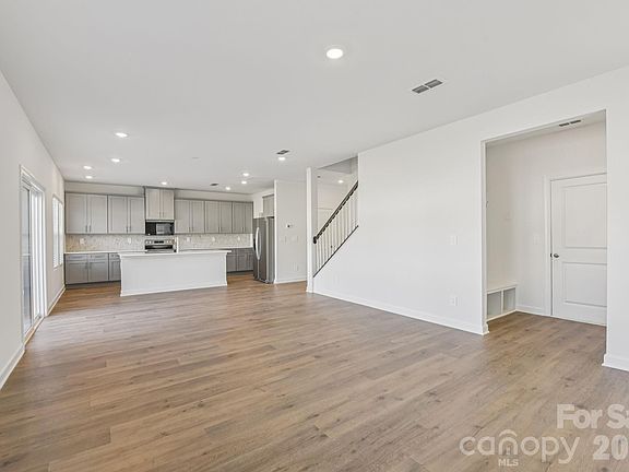 5th image of 178 Murphy Meadow Rd