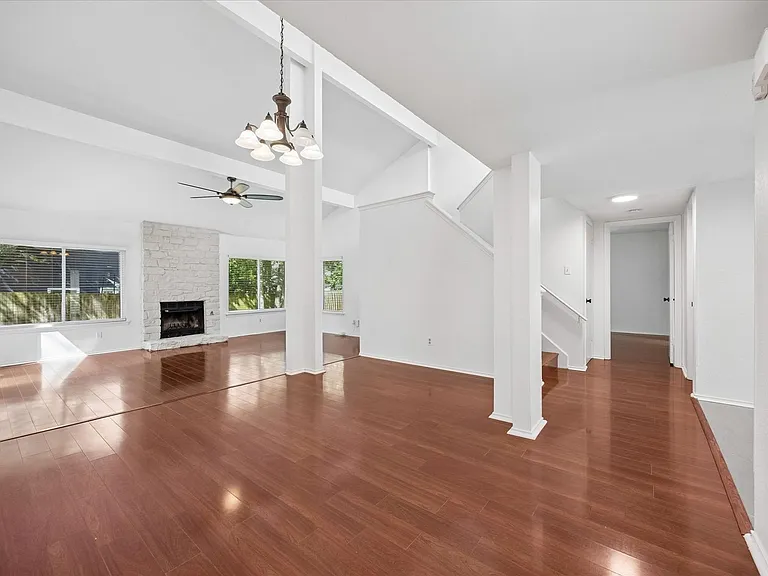 2609 Monarch Dr — Photo 3
