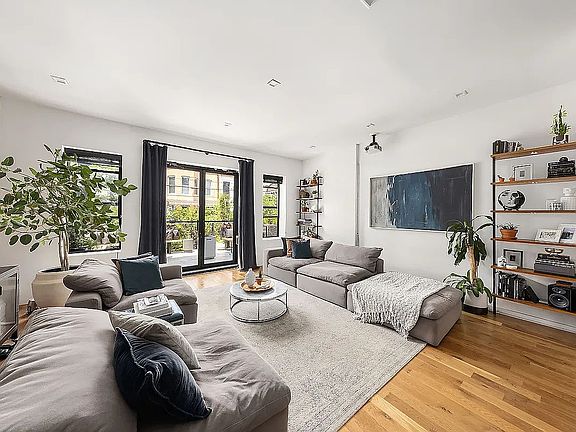 3rd image of 367 Weirfield St Floor 2