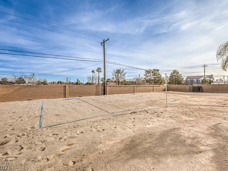 2780 El Camino Rd — Photo 79