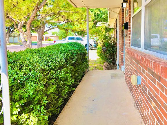 2nd image of 1212 Douglas Dr