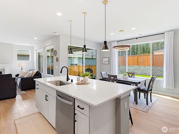 5th image of 5536 Kinross Road SW