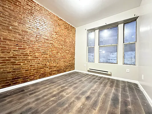 Rented by Bruma Realty LLC | media 4