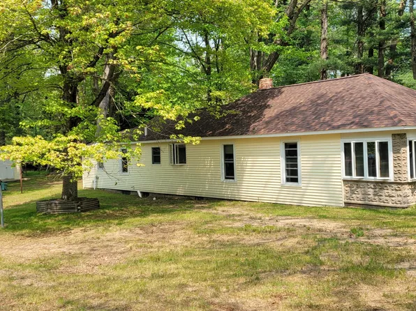 336 Sands St, Pentwater, MI 49449