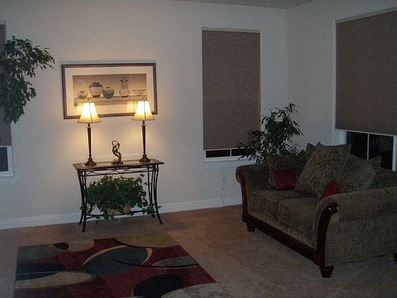4th image of 710 W Montecito Ave