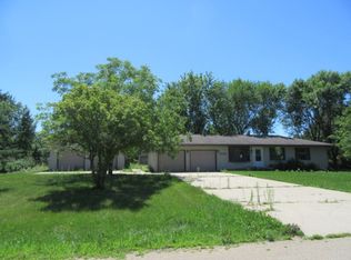 1002 Donna Dr NW, Alexandria, MN 56308