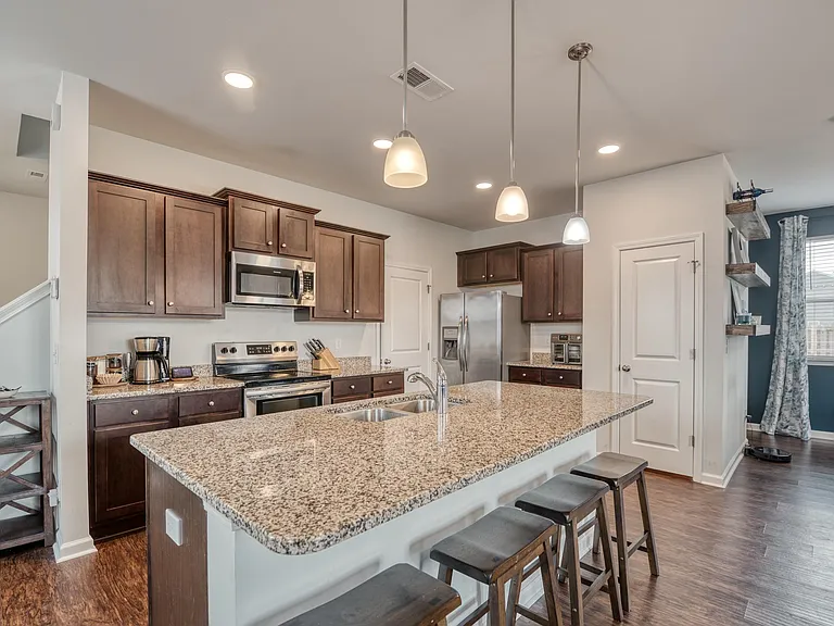 802 Lenox Dr — Photo 9