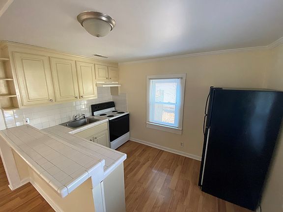 2nd image of 100 Dixie Ave