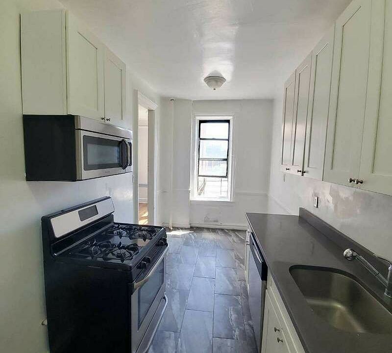 1st image of 85 Clarkson Ave #55