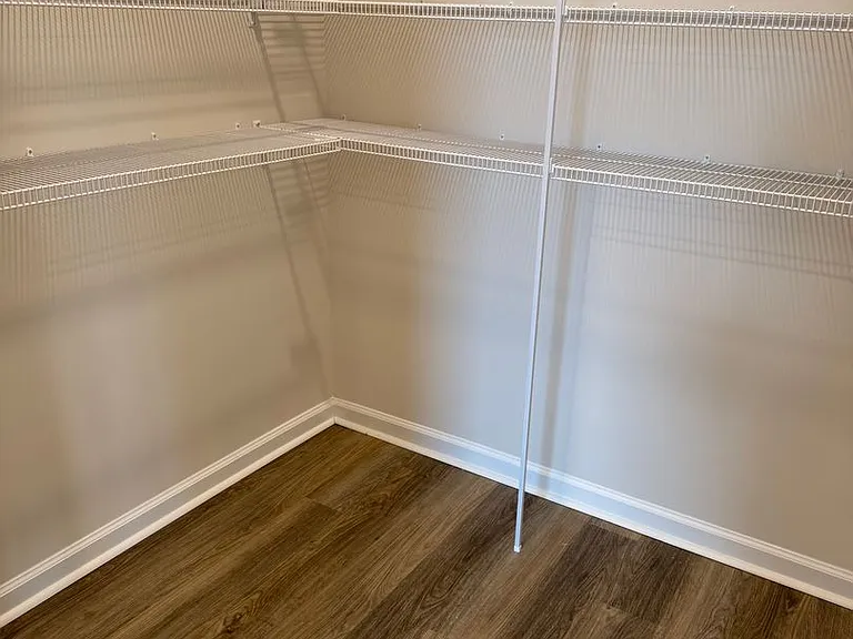 2528 Revolutionary Way — Photo 10