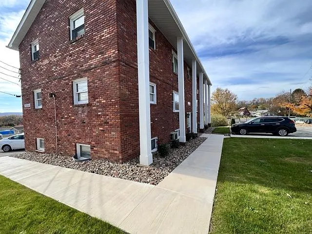 Building Photo - 140 Garfield Rd #3