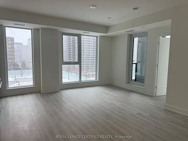 25 Cordova Ave #605 — Photo 4