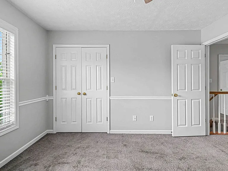 209 Lansing Ct — Photo 36