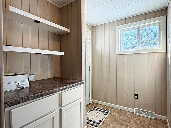 3rd image of 35 Phipps Avenue