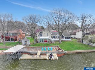 511 Hazelwood Dr, Lincoln, NE 68510