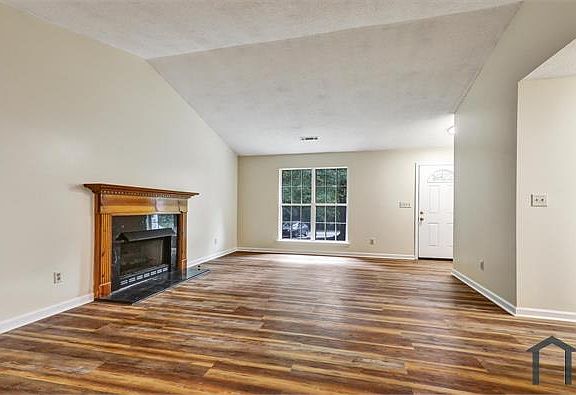 4th image of 6211 Ward Rd