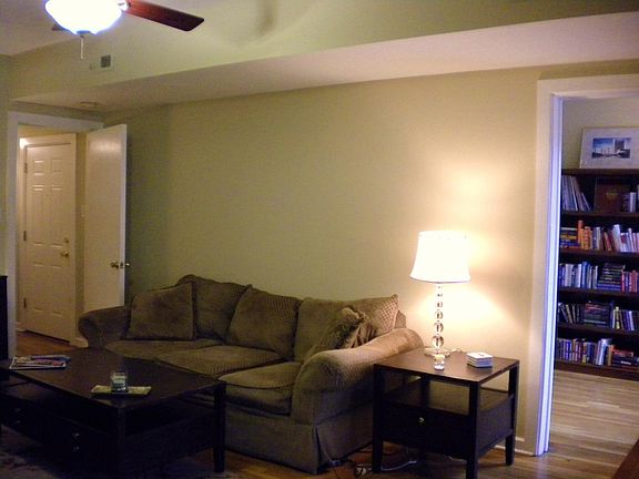 4th image of 841 W Lawrence Ave #2