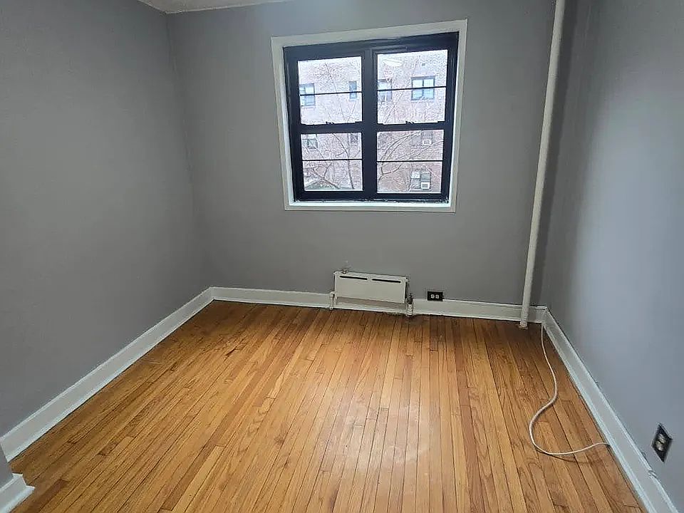 1st image of 109 Belgrove Dr #3AE
