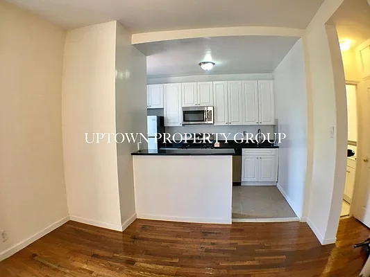 Rented by Uptown Property Group | media 27