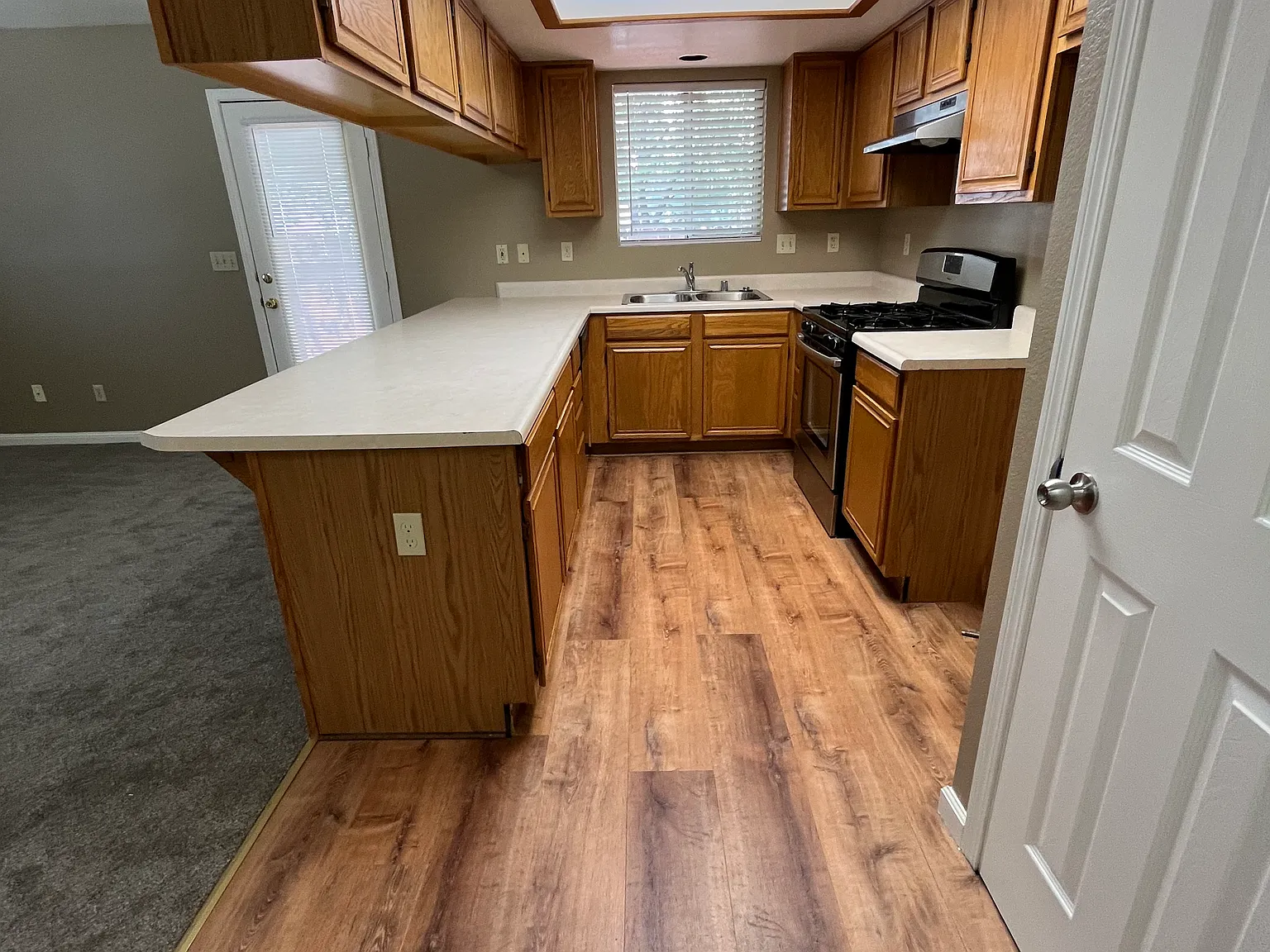 3 bed, 1303 sqft, $2,000 — Photo 3