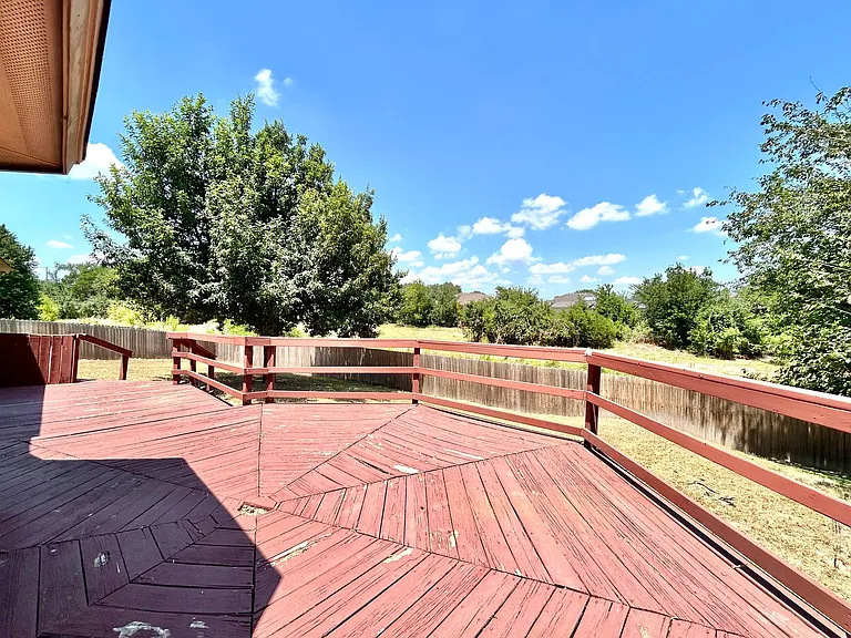 404 Mesquite Cir — Photo 26