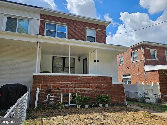 5th image of 4822 S Dakota Ave NE