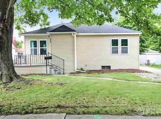 1009 Mercer St, Essexville, MI