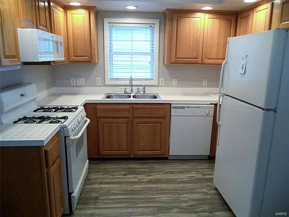 5th image of 7618 Vermont Ave