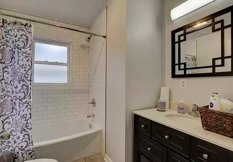 408 E Main St — Photo 27