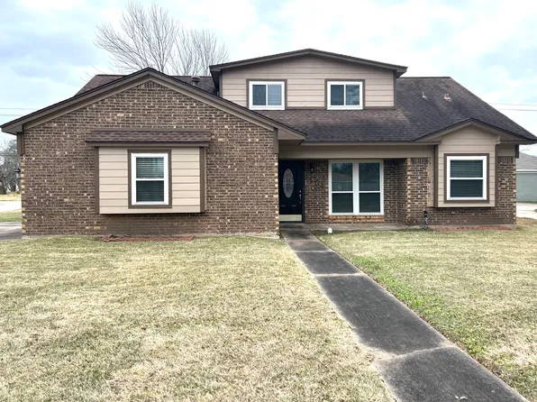 101 Honeysuckle St, Lake Jackson, TX 77566