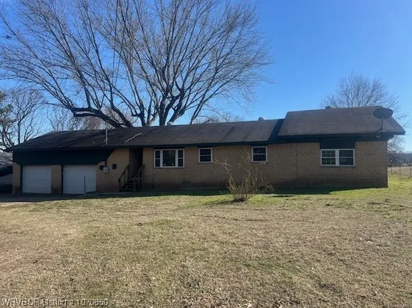 804 E McKenzie Ave, Pocola, OK 74902