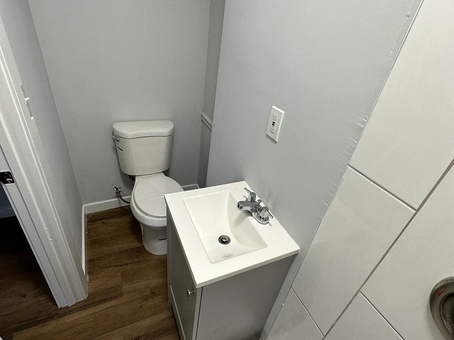1 bed, 900 sqft, $1,200 — Photo 3