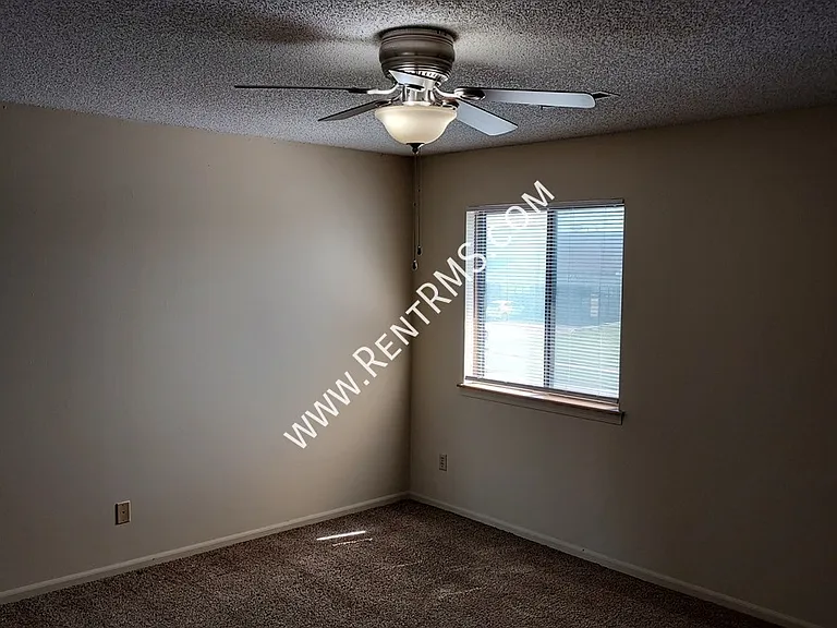 2131 SW Brandywine Ln — Photo 13