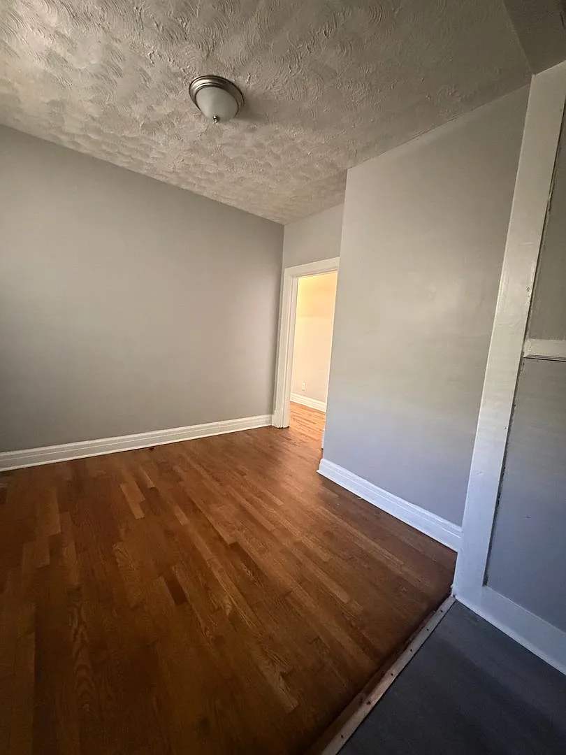 Mallory Duplex — Photo 3