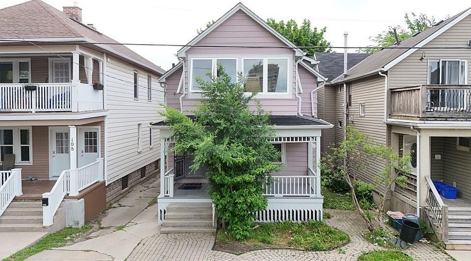 1st image of 196 Brock St N
