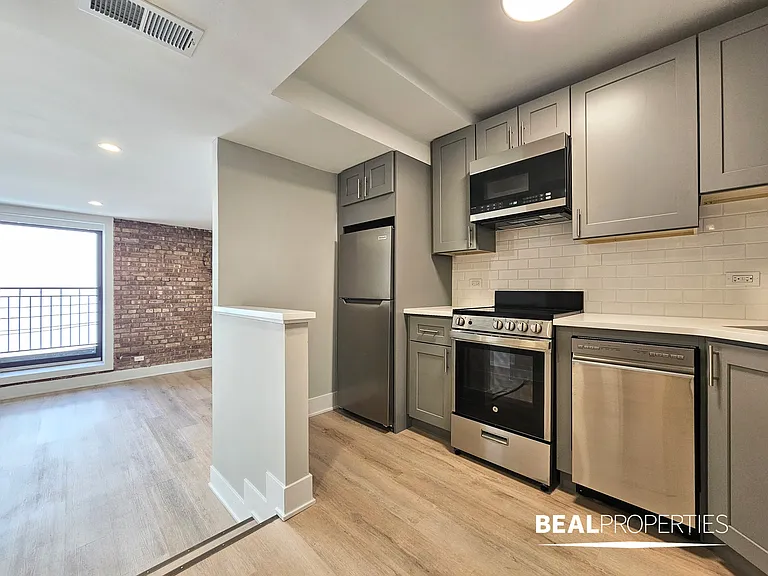 1220 North LaSalle Street — Photo 20