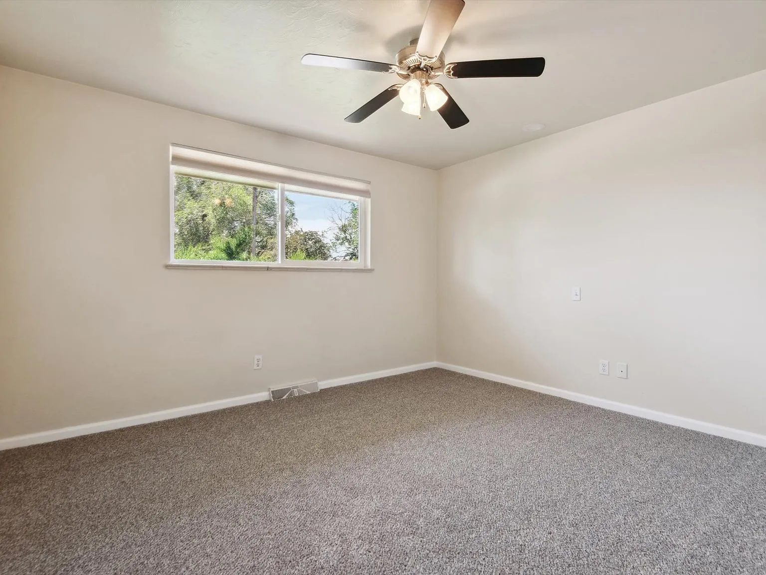 1 bed, 744 sqft, $1,450 — Photo 4