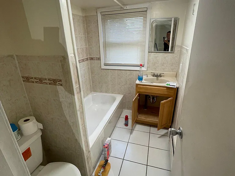 232 N 6th Ave #G1 — Photo 5
