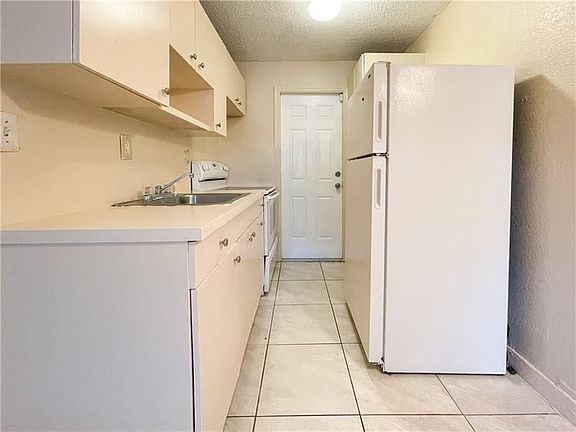 3rd image of 1717 NW 8th Pl #1