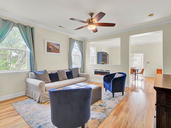 4th image of 8785 Shadowglen Dr