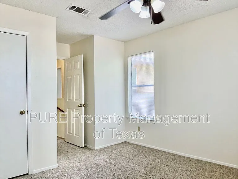 12120 Thompkins Dr #B — Photo 17