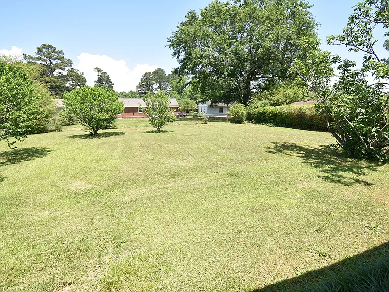 328 Desmond Dr — Photo 19