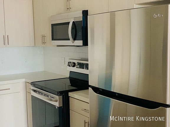 5th image of 4055 Oakwood Ave #511