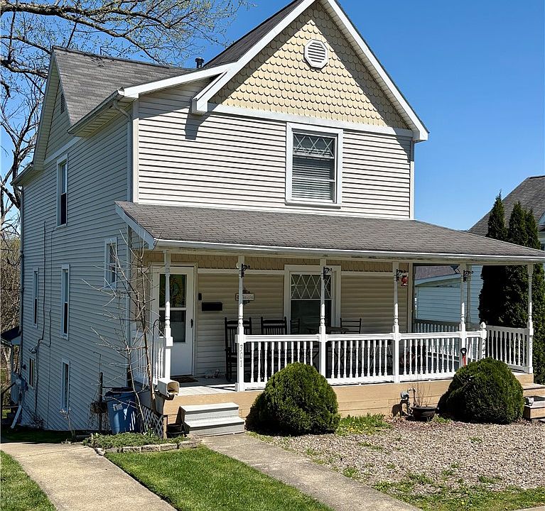 1st image of 247 W 1st St