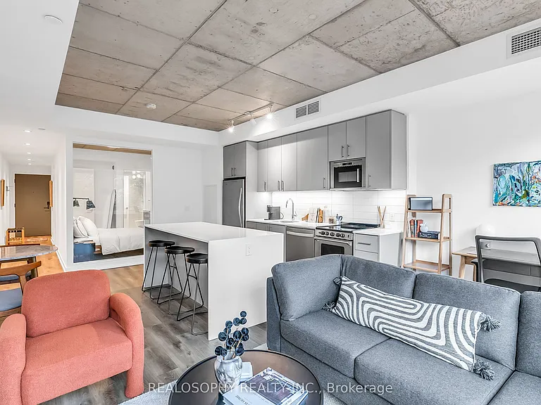 115 Larchmount Ave #210 — Photo 6