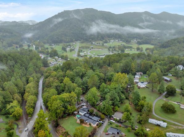 348 Cemetery Rd, Pennington Gap, VA 24277
