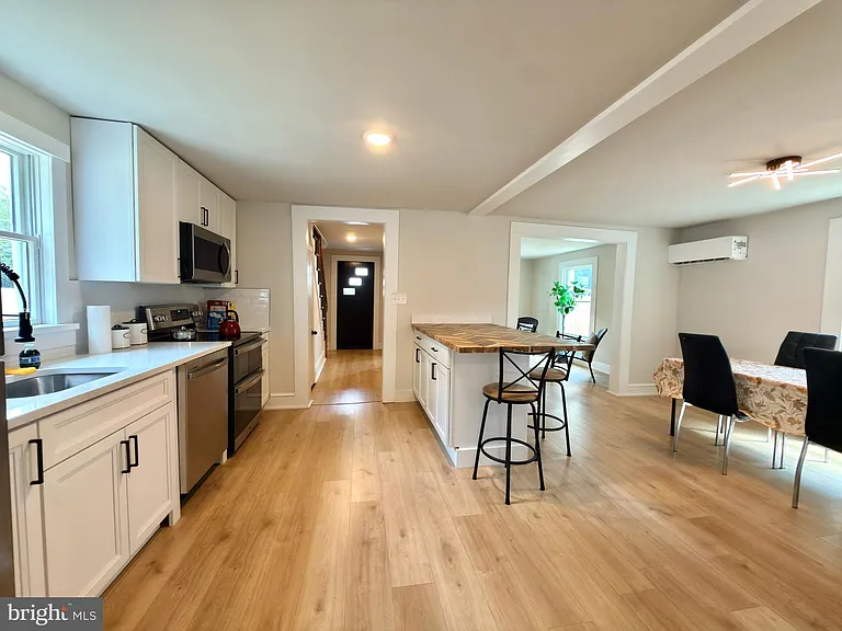 553 Highland Ave — Photo 10