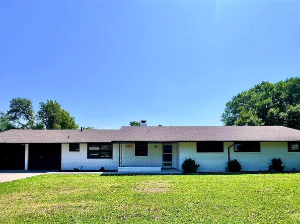 1412 S 2nd St, Blackwell, OK 74631