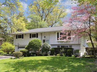5 Merrick Ln, Spring Valley, NY 10977
