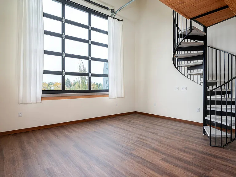 Sandy Rose Lofts — Photo 1